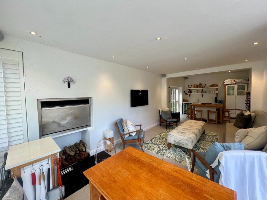 To Let 4 Bedroom Property for Rent in Constantia Western Cape